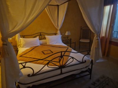 Vente petit hôtel chambres d'hôtes restaurant plein de charme en Drome provençale