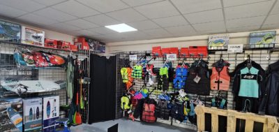 Vente commerce multi-canal de produits de loisirs nautiques en Camargue