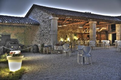 Vente Gites restaurant dans un manoir en sud Ardèche