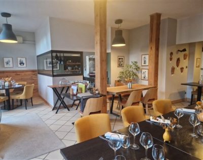 Vente restaurant très cosy Aubenasavec logement murs et fonds